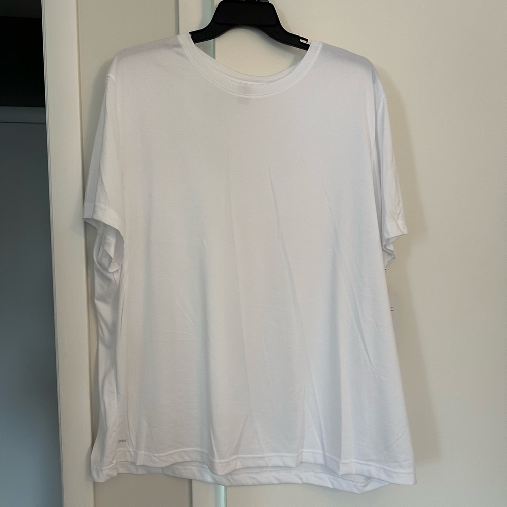 Athletic Works white tee NWT